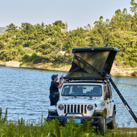 Adventure Cruiser Pro montée sur 4x4