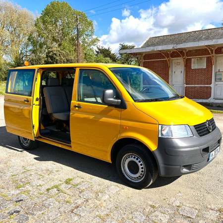 220 T01301 Volkswagen Transporter vue de 3/4