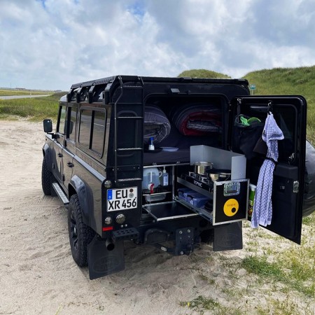 QUQUQ Campingbox D-Box installée dans Defender