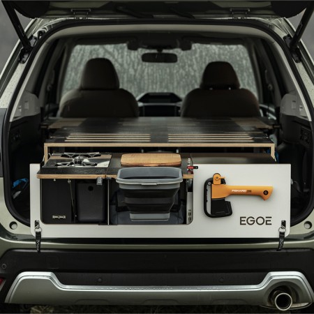 EGOE Nestbox Camper 200 dans Subaru Forester cuisine sans le matelas