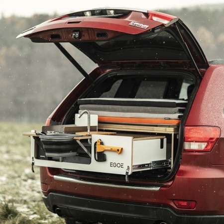 EGOE Nestbox Camper 200 dans Grand Cherokee Jeep