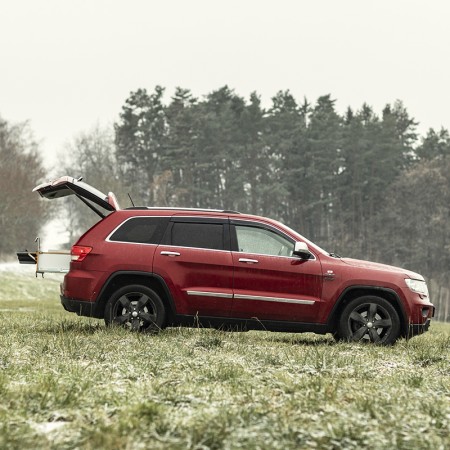 EGOE Nestbox Camper 200 dans Grand Cherokee Jeep vue de côté