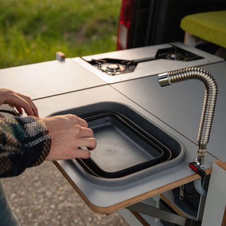 EGOE Nestbox Hiker 100 dans Peugeot Rifter évier et robinet