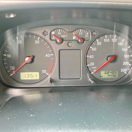 172 VW Transporter T4 1re main 102 cv compteur