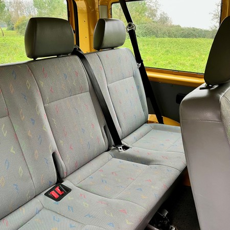 245 VW T5 jaune 1re main 1.9Tdi 84cv banquette arrière