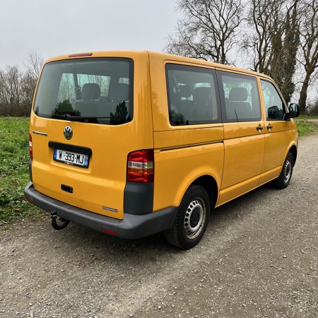 245 VW T5 jaune 1re main 1.9Tdi 84cv avec attache-remorque